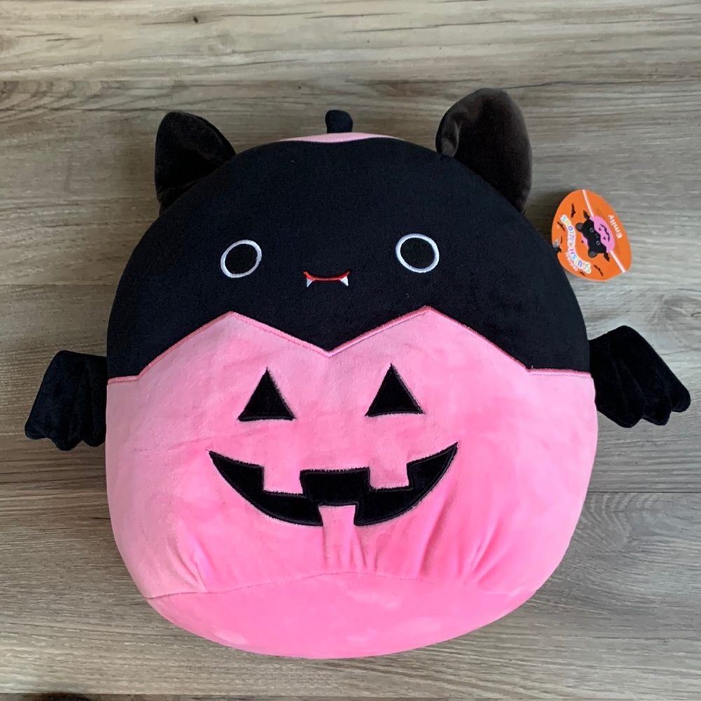 Squishmallows 12” Emily The Bat Pink Pumpkin Halloween Plush Jazwares